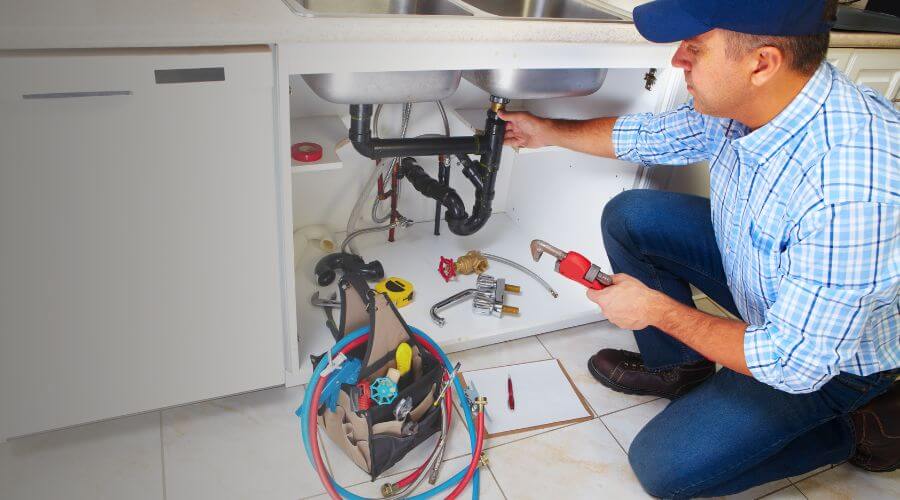Expert burst pipe repair services in Yukon, MO